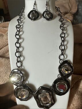3PCS Women's Black and Silver Crystal Statement Necklace & Earrings Set